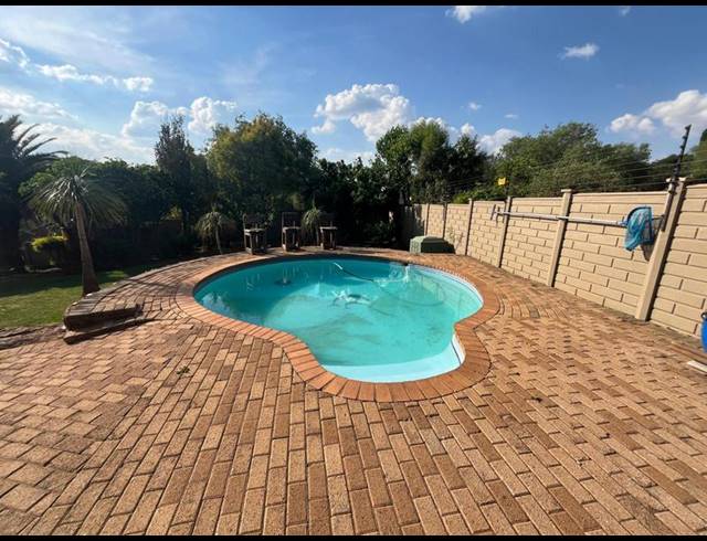4 BEDROOM HOUSE FOR SALE IN GLENVISTA